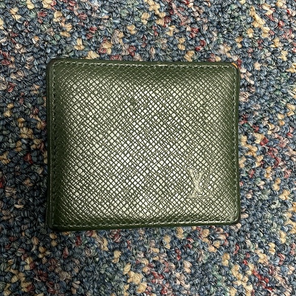 Used Louis Vuitton LV Coin Purse Portemonnaie Boit in Greens Taiga leather - Picture 1 of 16
